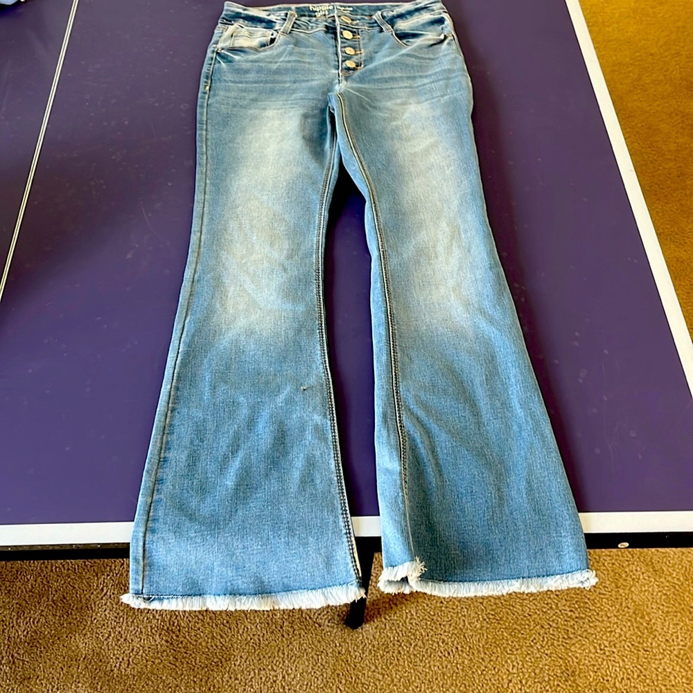 good quality, never worn (brand new), a little short towards the bottom